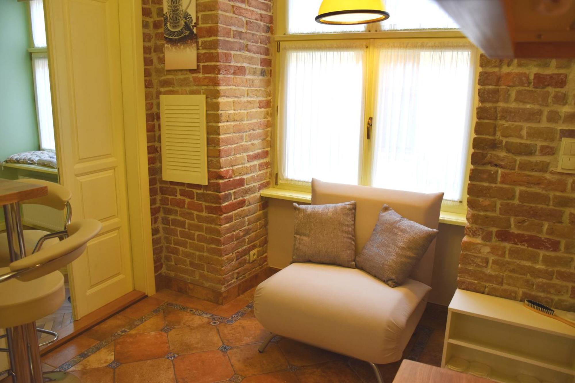 Renewed Central Apartment Лвив Екстериор снимка