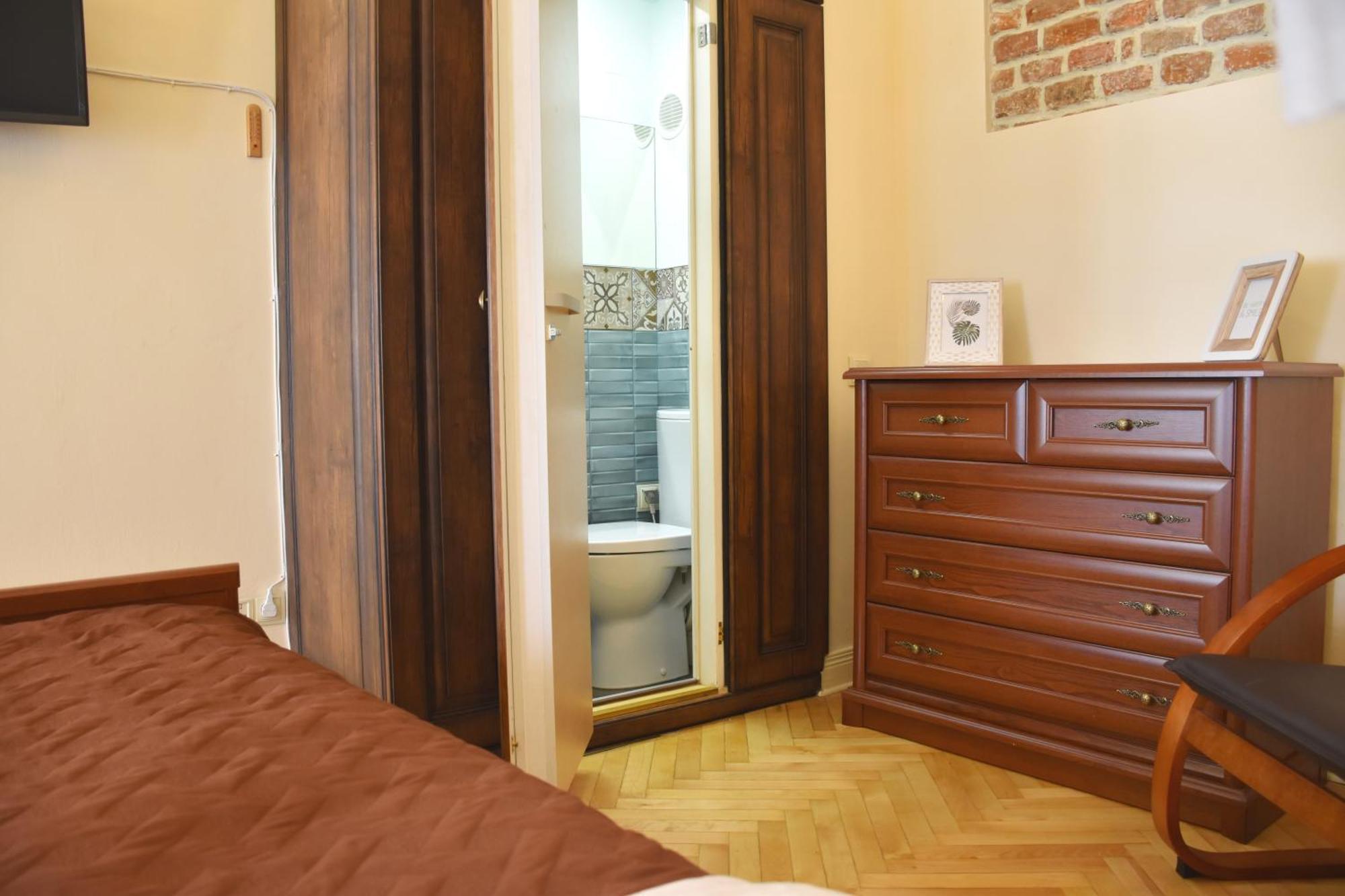 Renewed Central Apartment Лвив Екстериор снимка